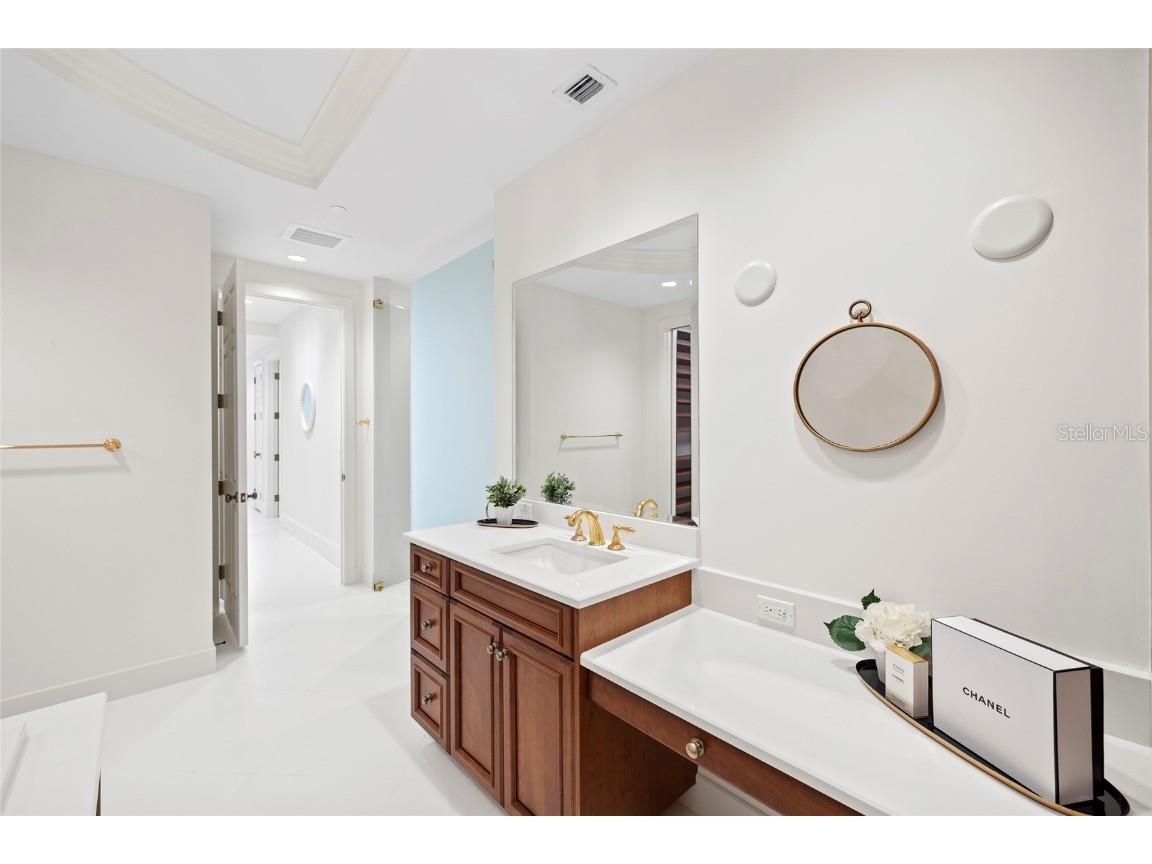 2251 Gulf Of Mexico Drive #301 Longboat Key FL 34228 - GULF OF MEXICO A4658325 image51