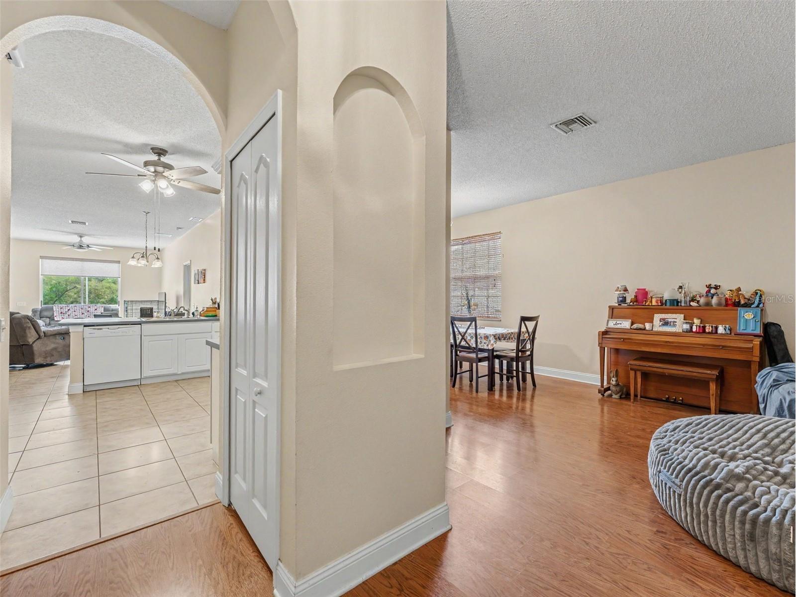 22536 Laureldale Drive Lutz FL 33549 W7886093 image8