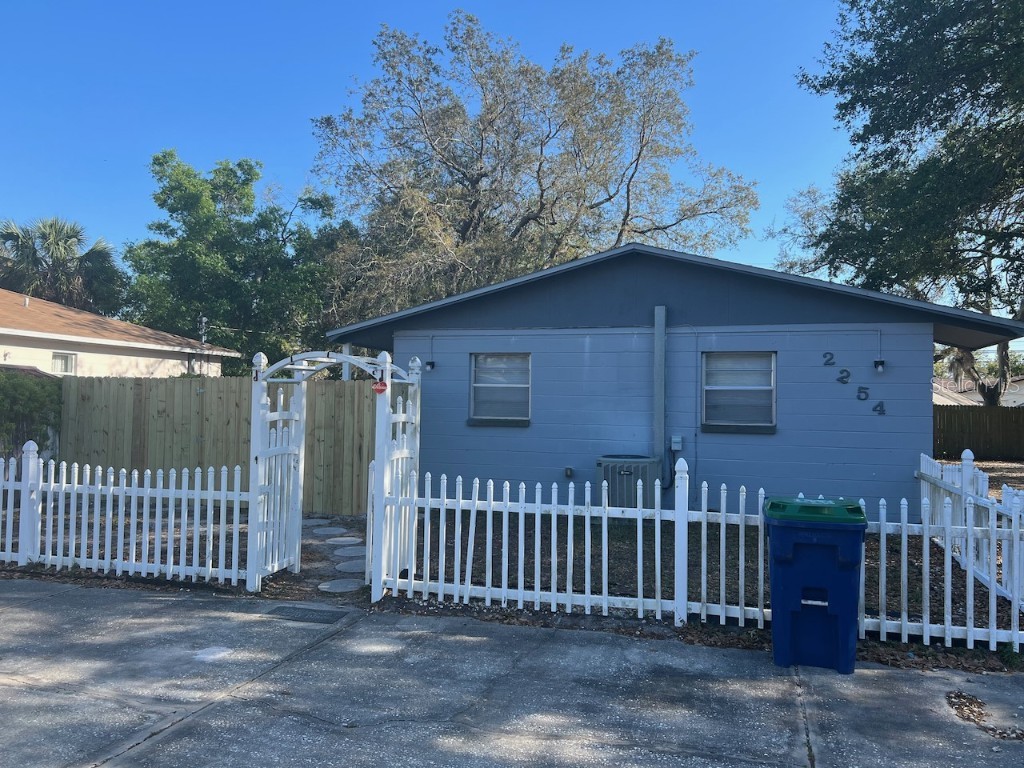 2254 19th Avenue SW Largo FL 33774 U8192869 image1