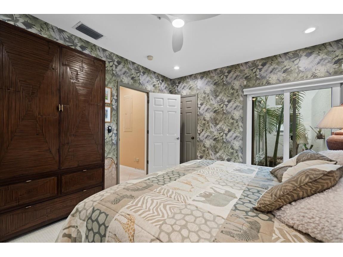 2254 Harbour Court Drive Longboat Key FL 34228 A4667429 image19