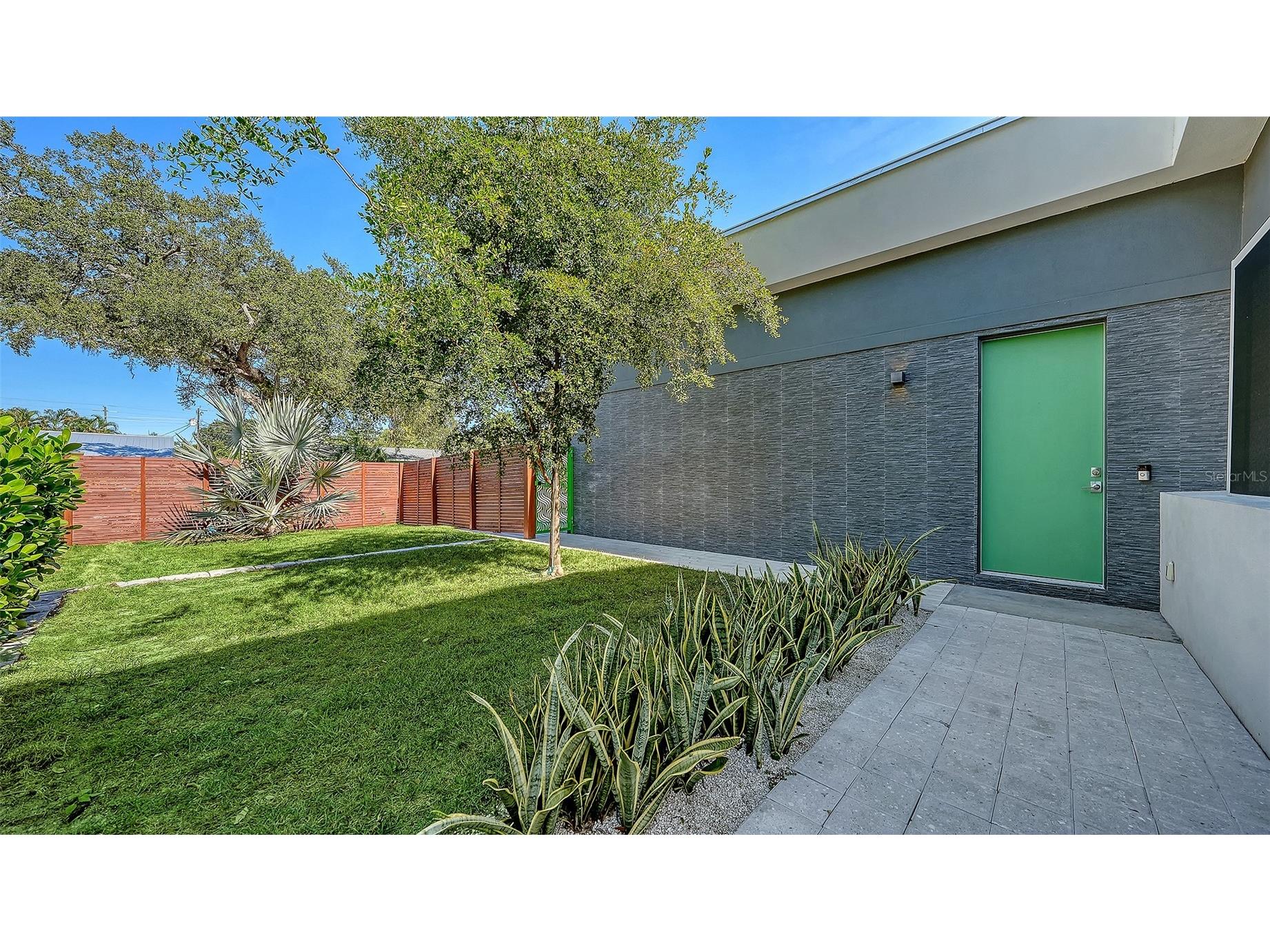 2254 Hawthorne Street Sarasota FL 34239 A4672184 image10