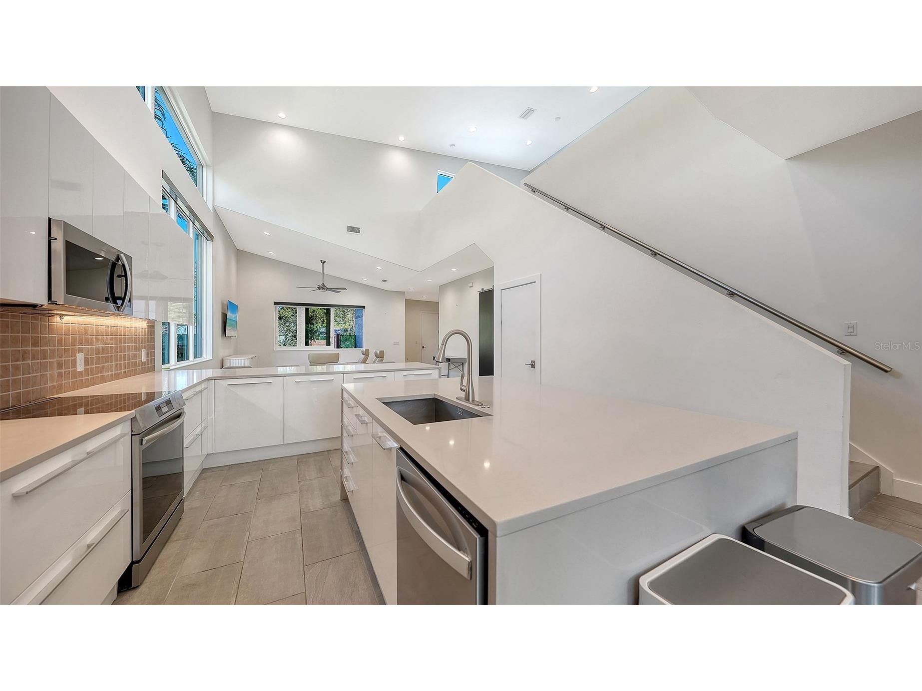 2254 Hawthorne Street Sarasota FL 34239 A4672184 image23