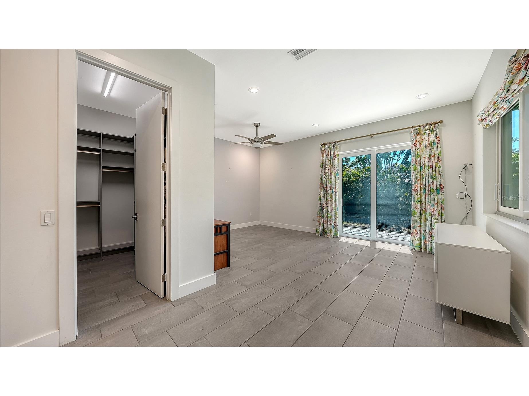 2254 Hawthorne Street Sarasota FL 34239 A4672184 image25