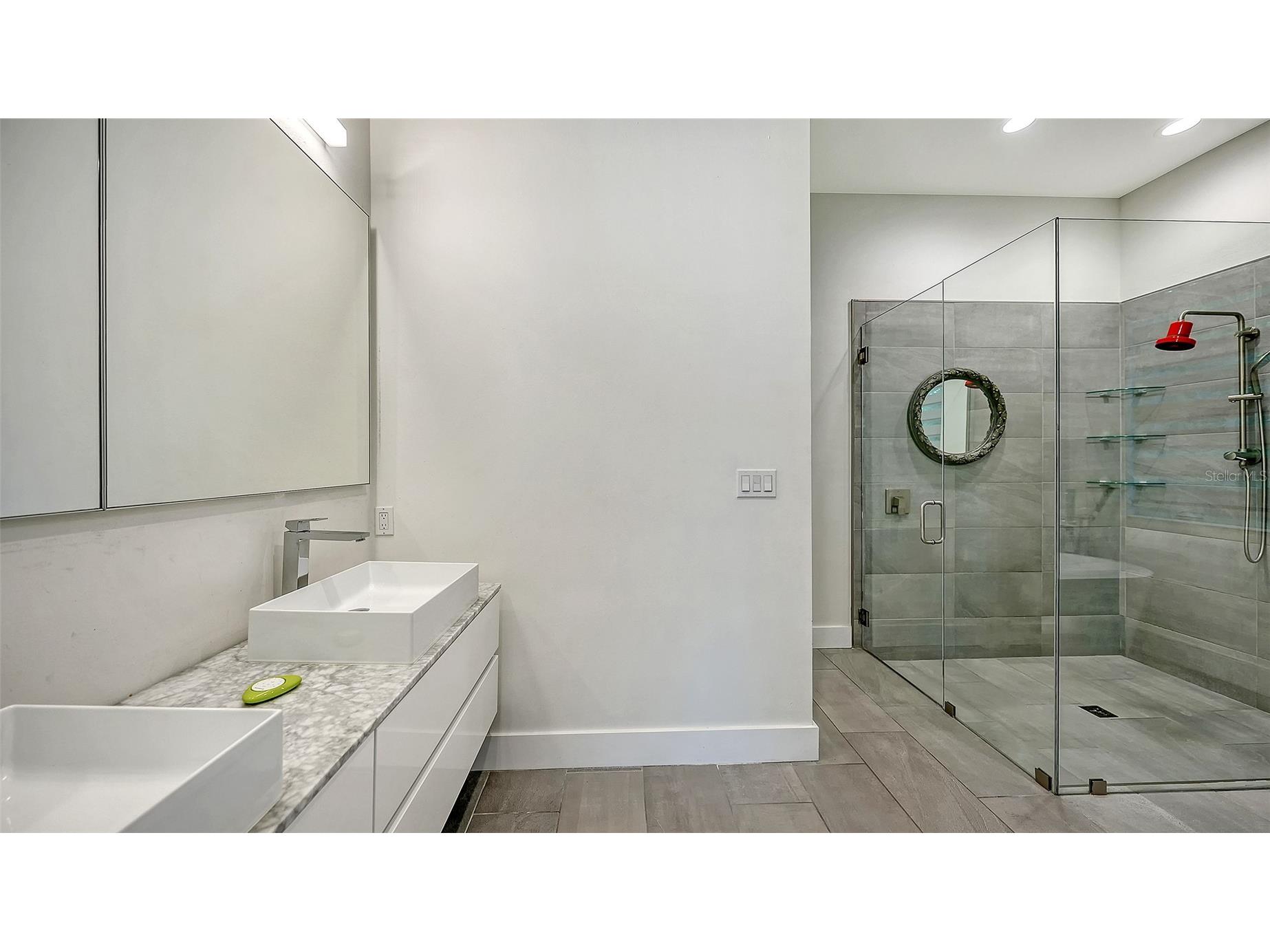 2254 Hawthorne Street Sarasota FL 34239 A4672184 image31