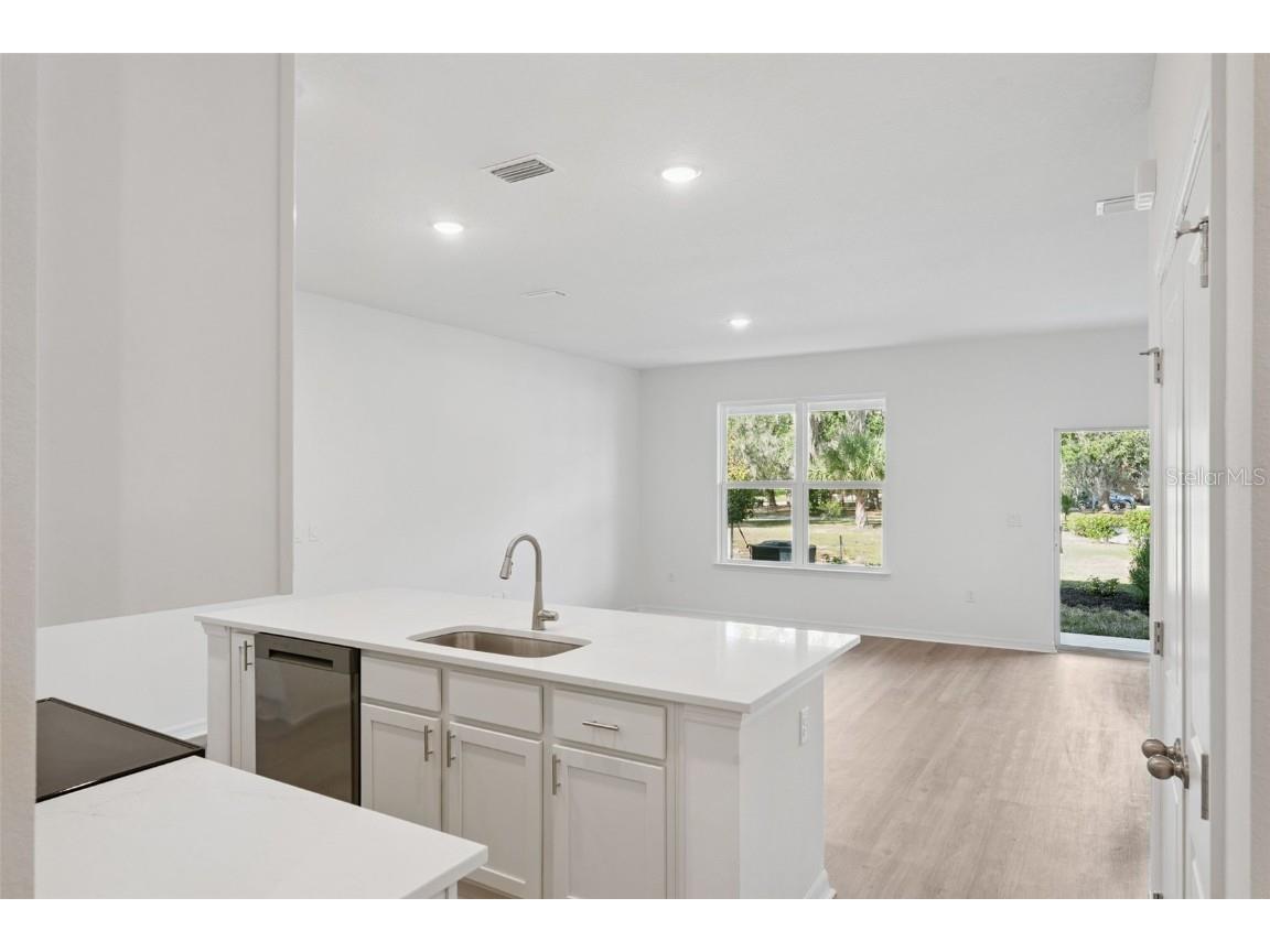 2254 Red Pine Court Eustis FL 32726 W7881394 image5