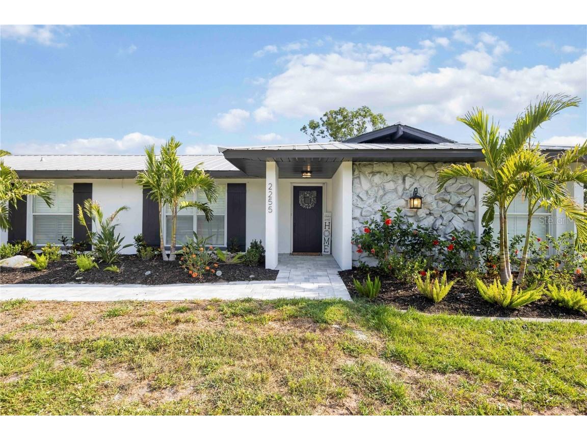 2255 61st Street Sarasota FL 34243 A4654203 image2