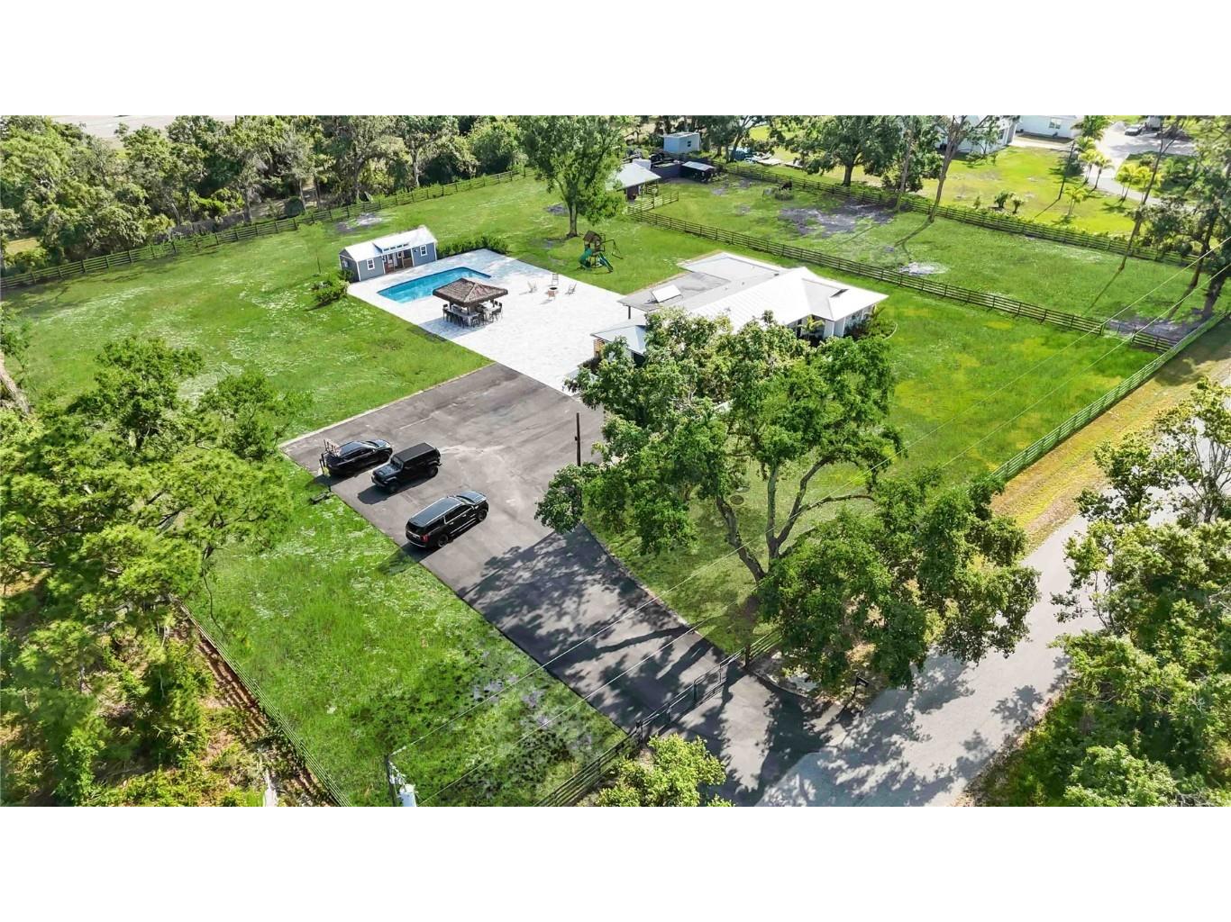 2255 61st Street Sarasota FL 34243 A4654203 image44