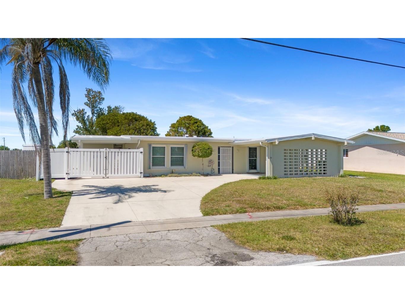 2255 Easy Street Port Charlotte FL 33952 - ELKCAM WATERWAY C7505968 image1