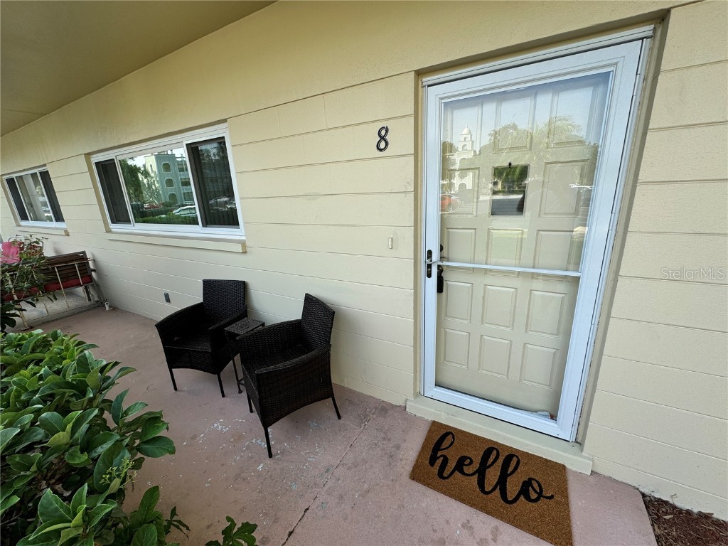 2258 World Parkway Blvd W #UNIT 8 Clearwater FL 33763 U8243057 image1