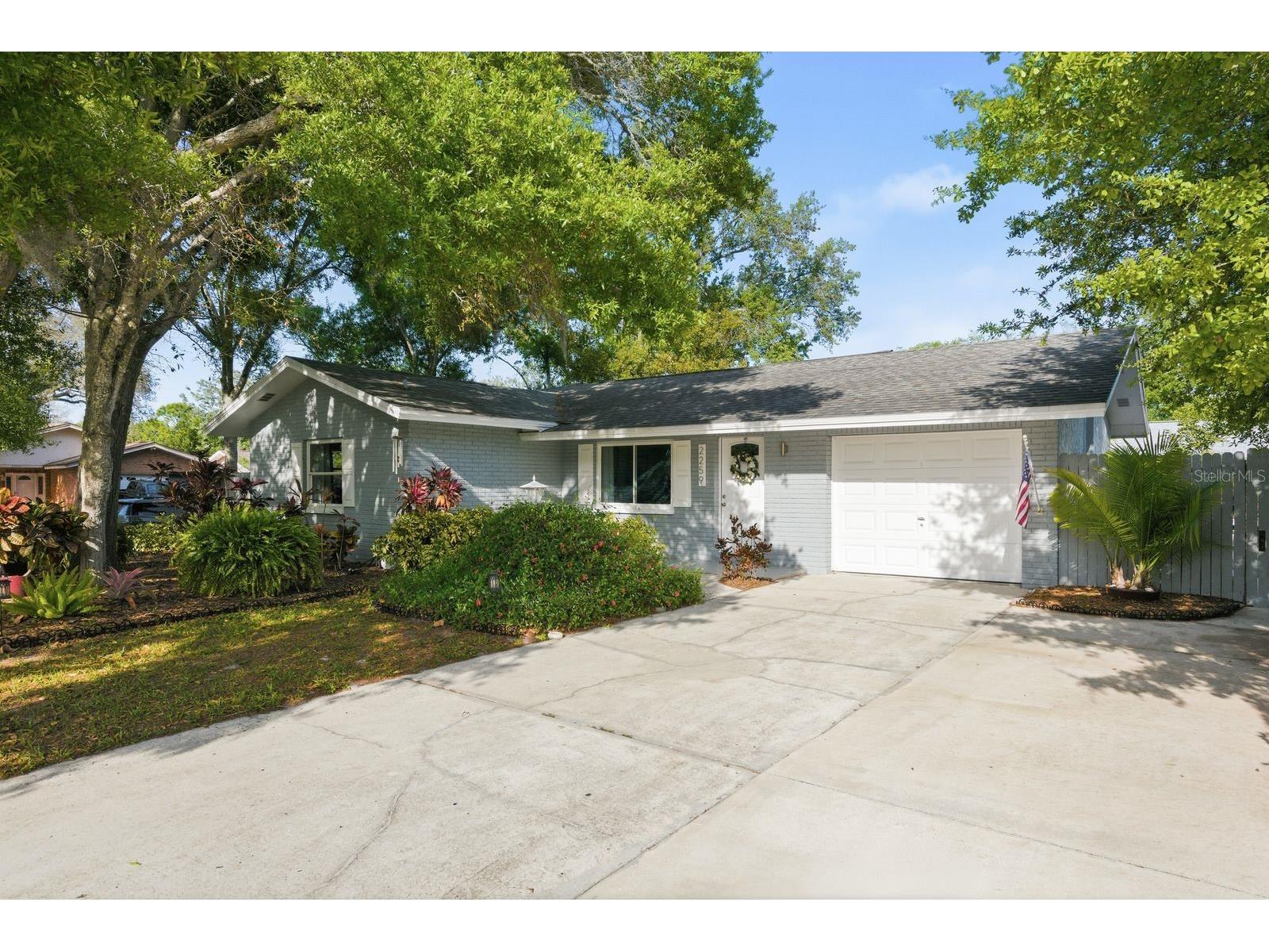 2259 Lemon Court Dunedin FL 34698 TB8488606 image1