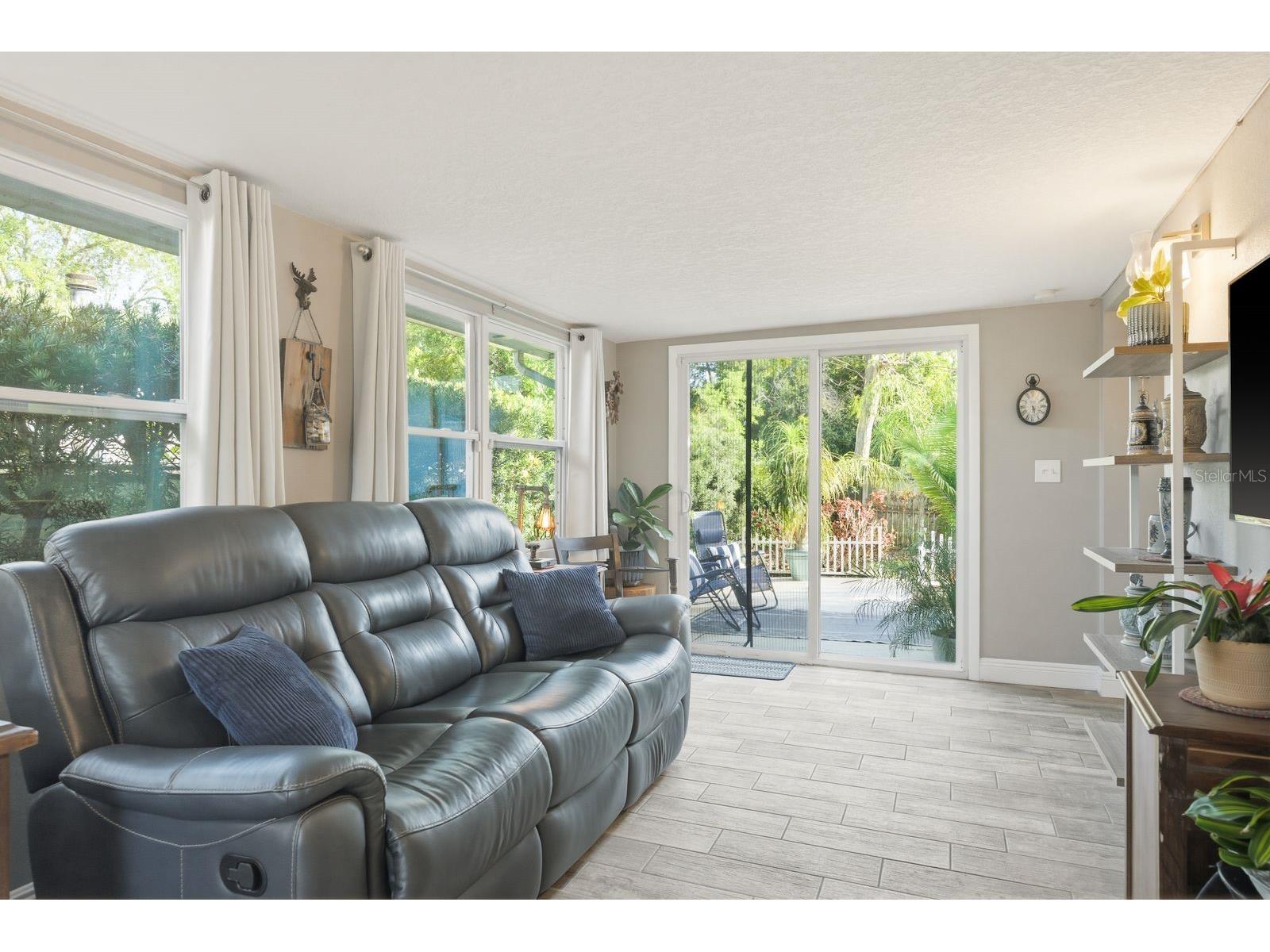 2259 Lemon Court Dunedin FL 34698 TB8488606 image18