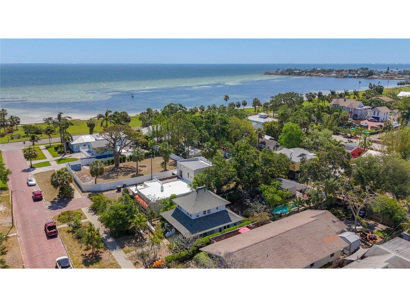 226 16th Avenue SE Saint Petersburg FL 33701 TB8376847 image1