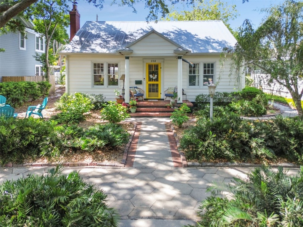 226 18th Avenue NE Saint Petersburg FL 33704 U8239879 image1