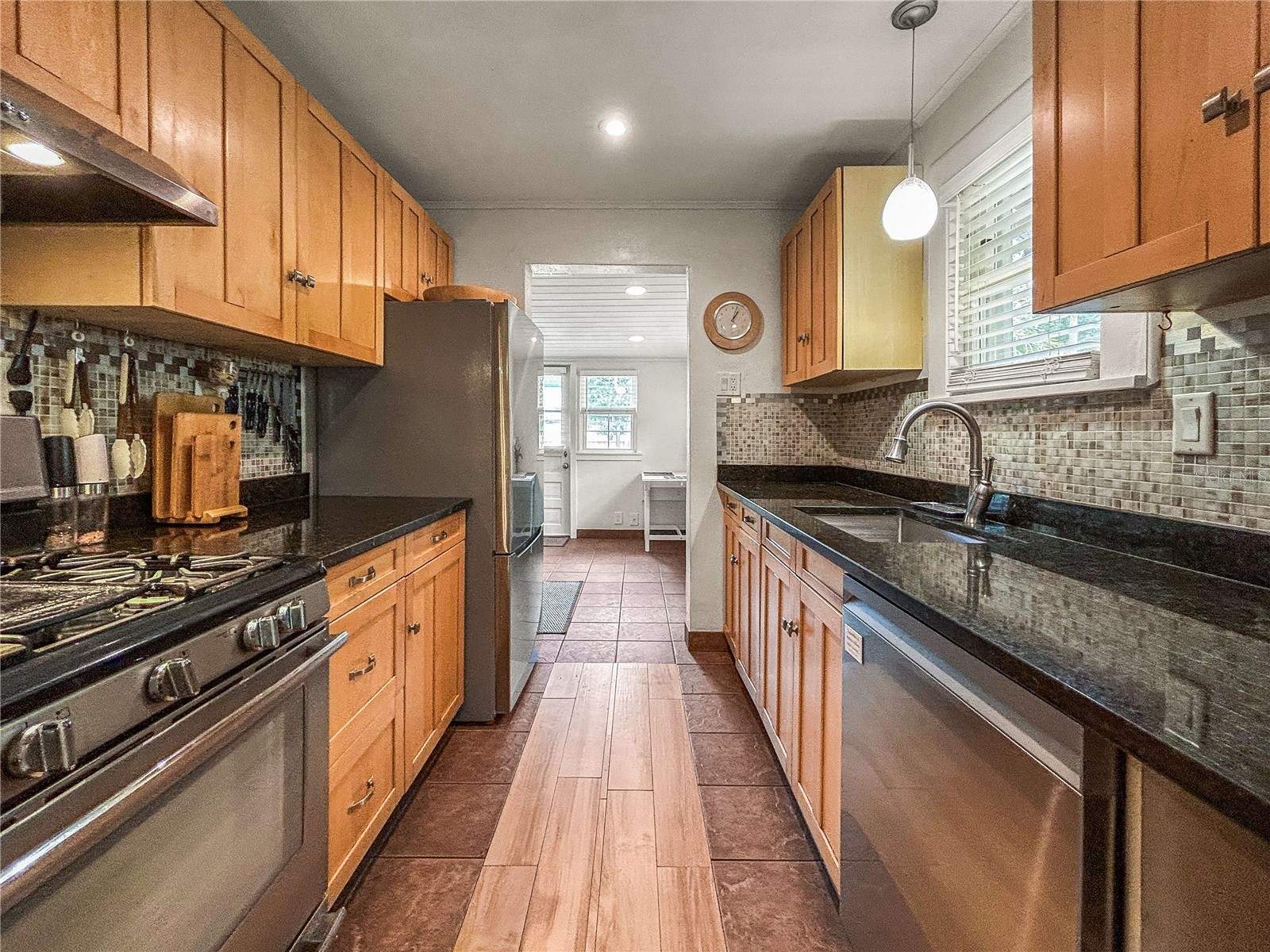 226 21st Avenue N Saint Petersburg FL 33704 TB8495054 image14