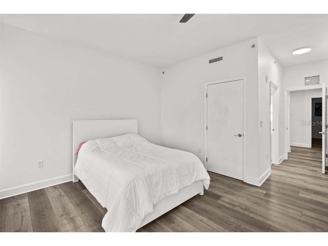 226 5th Avenue N #1106 Saint Petersburg FL 33701 TB8337576 image10