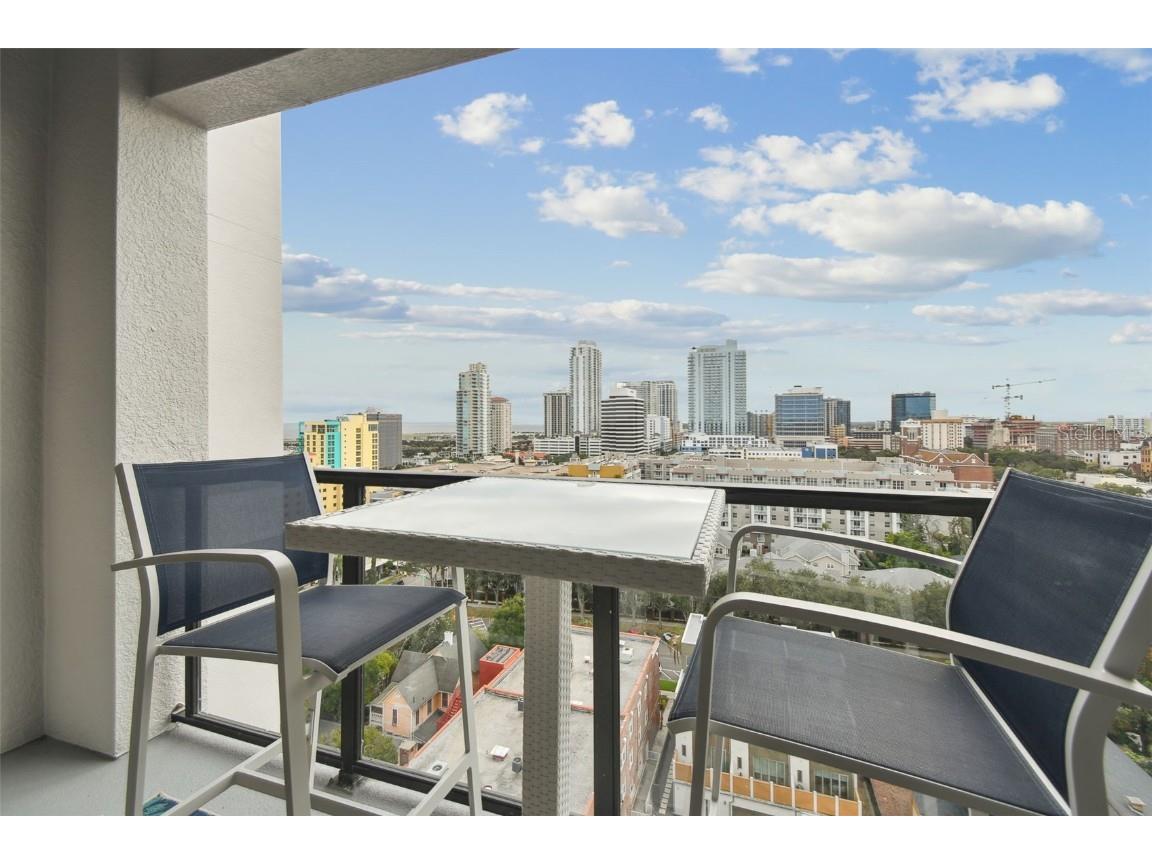 226 5th Avenue N #1404 Saint Petersburg FL 33701 U8220209 image1