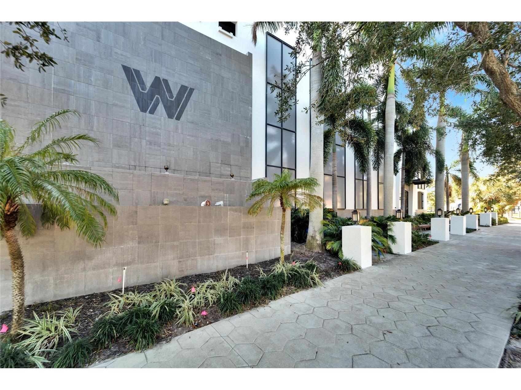 226 5th Avenue N #1406 Saint Petersburg FL 33701 TB8428257 image73