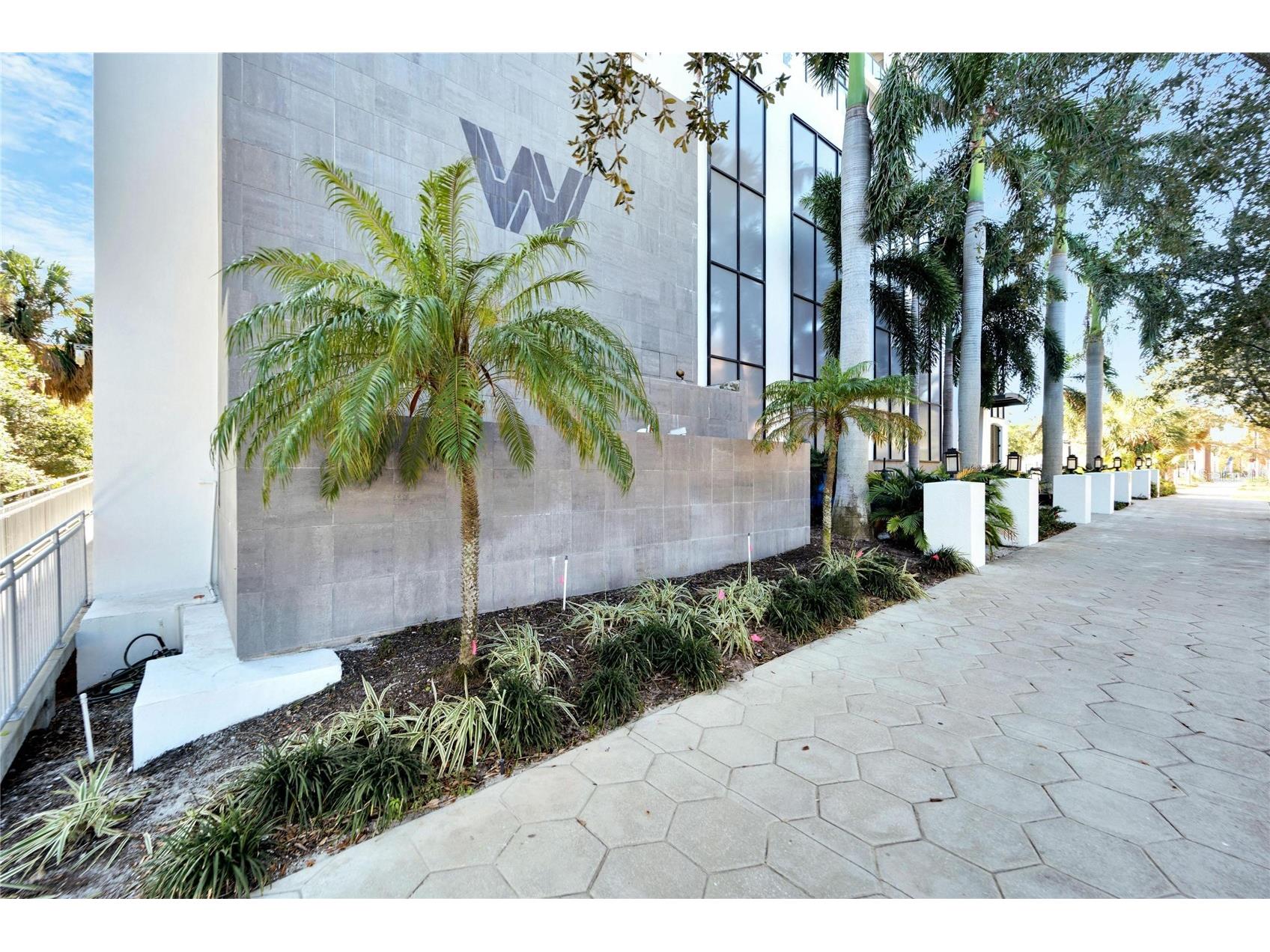 226 5th Avenue N #1406 Saint Petersburg FL 33701 TB8428257 image74