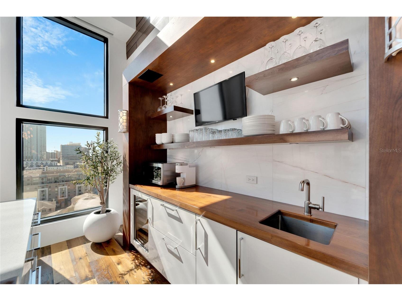 226 5th Avenue N #1406 Saint Petersburg FL 33701 TB8428257 image8