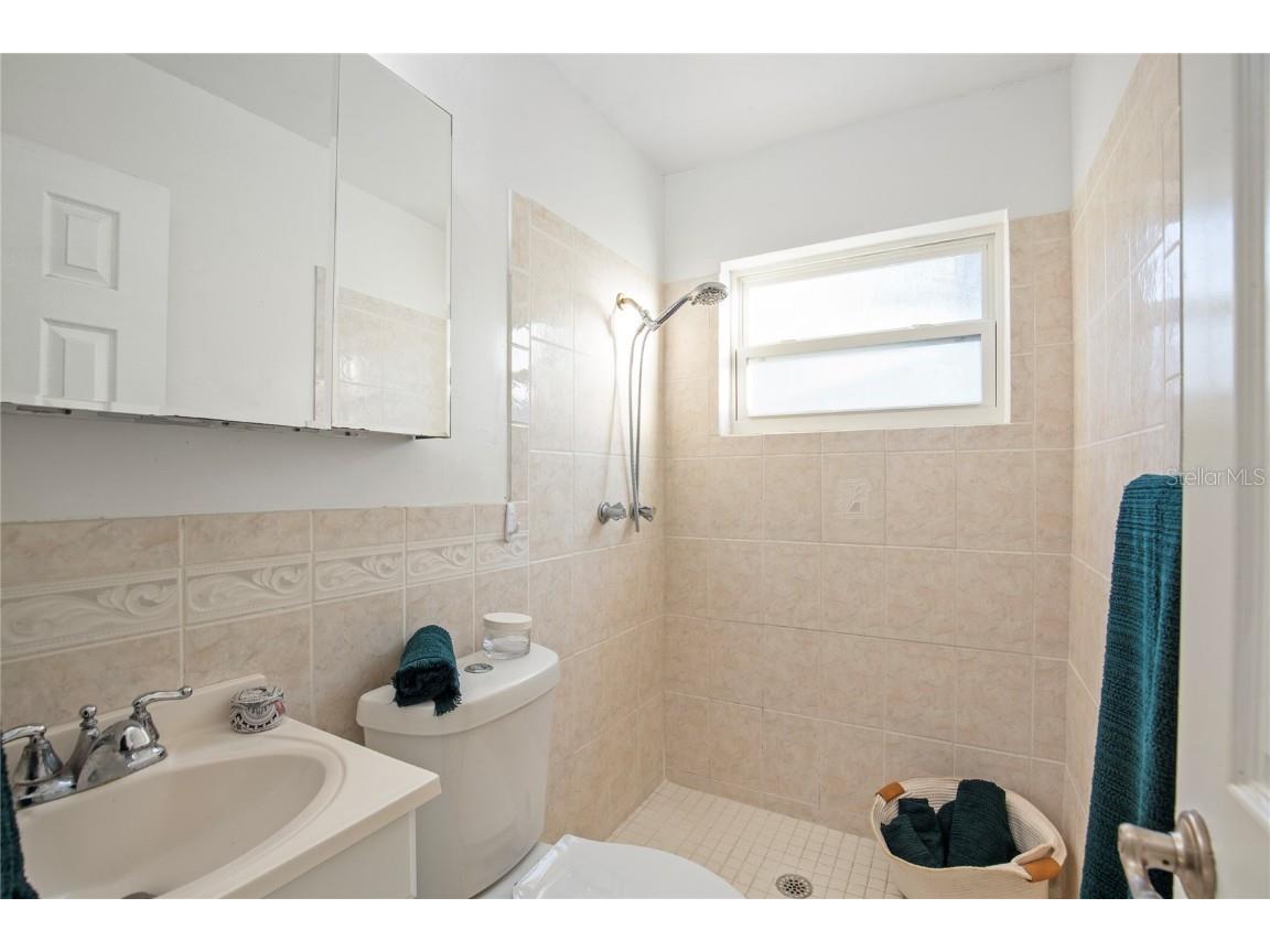 226 75th Street N Saint Petersburg FL 33710 TB8452689 image27