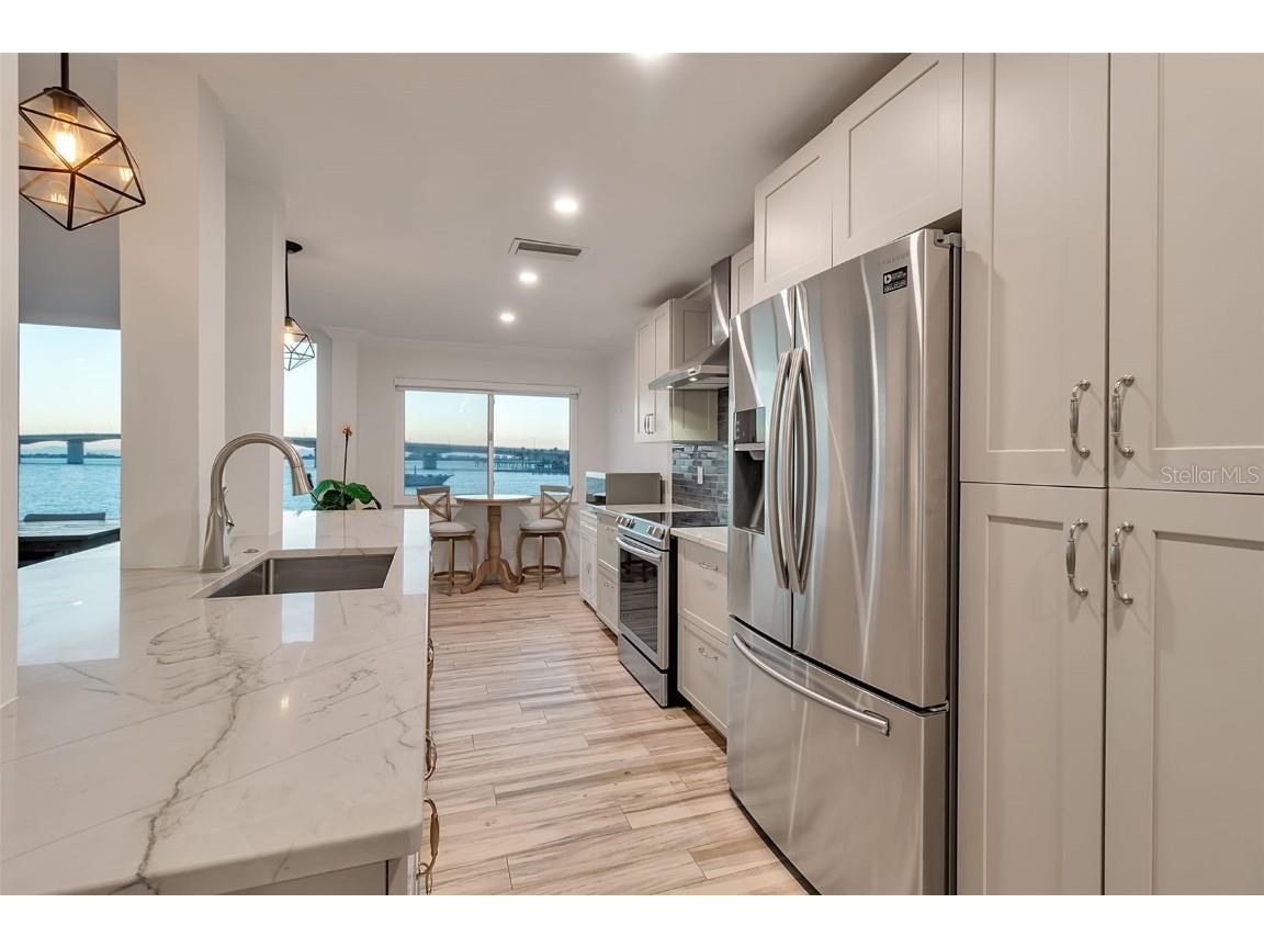 226 Golden Gate Point #21 Sarasota FL 34236 - SARASOTA BAY A4669998 image14