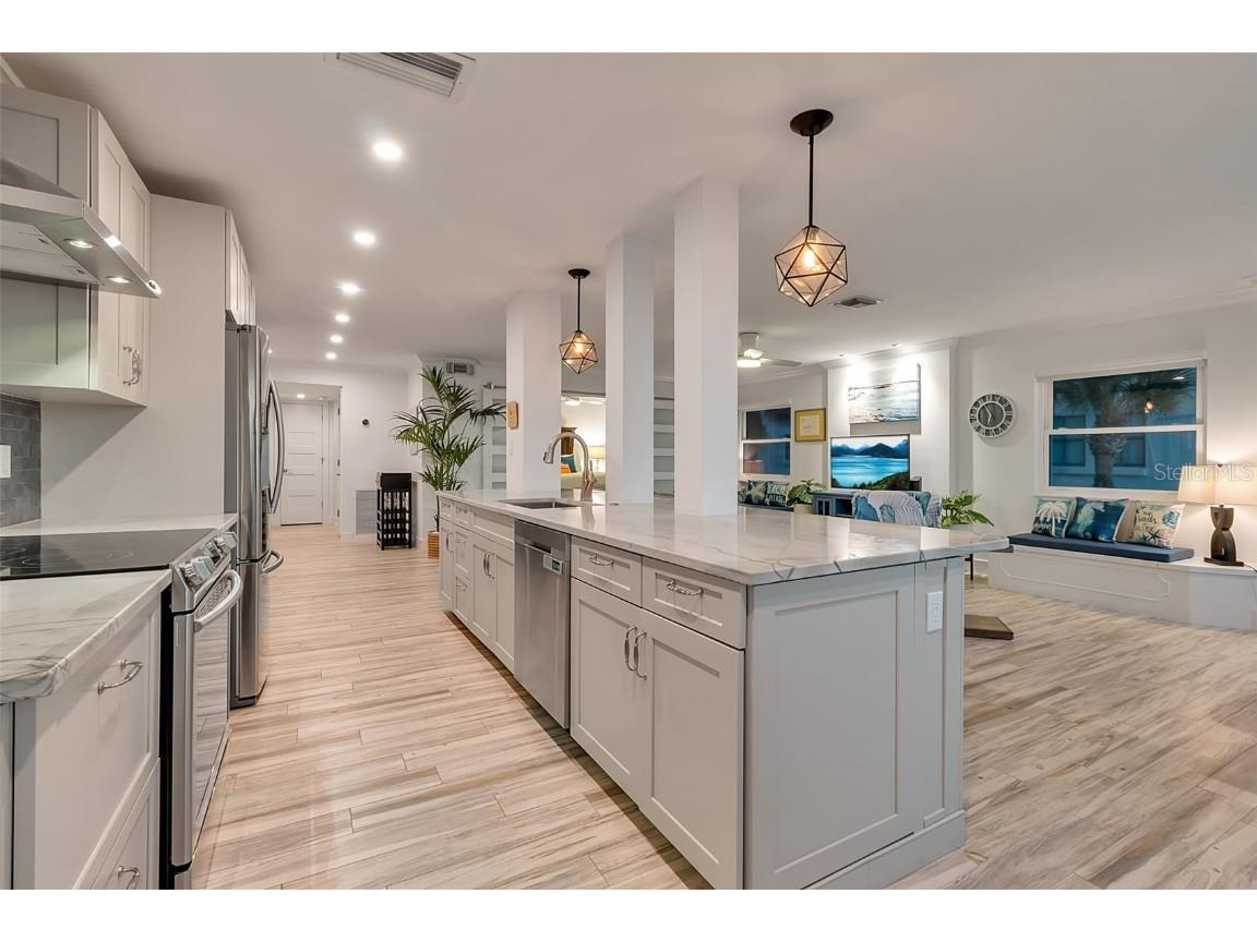 226 Golden Gate Point #21 Sarasota FL 34236 - SARASOTA BAY A4669998 image16