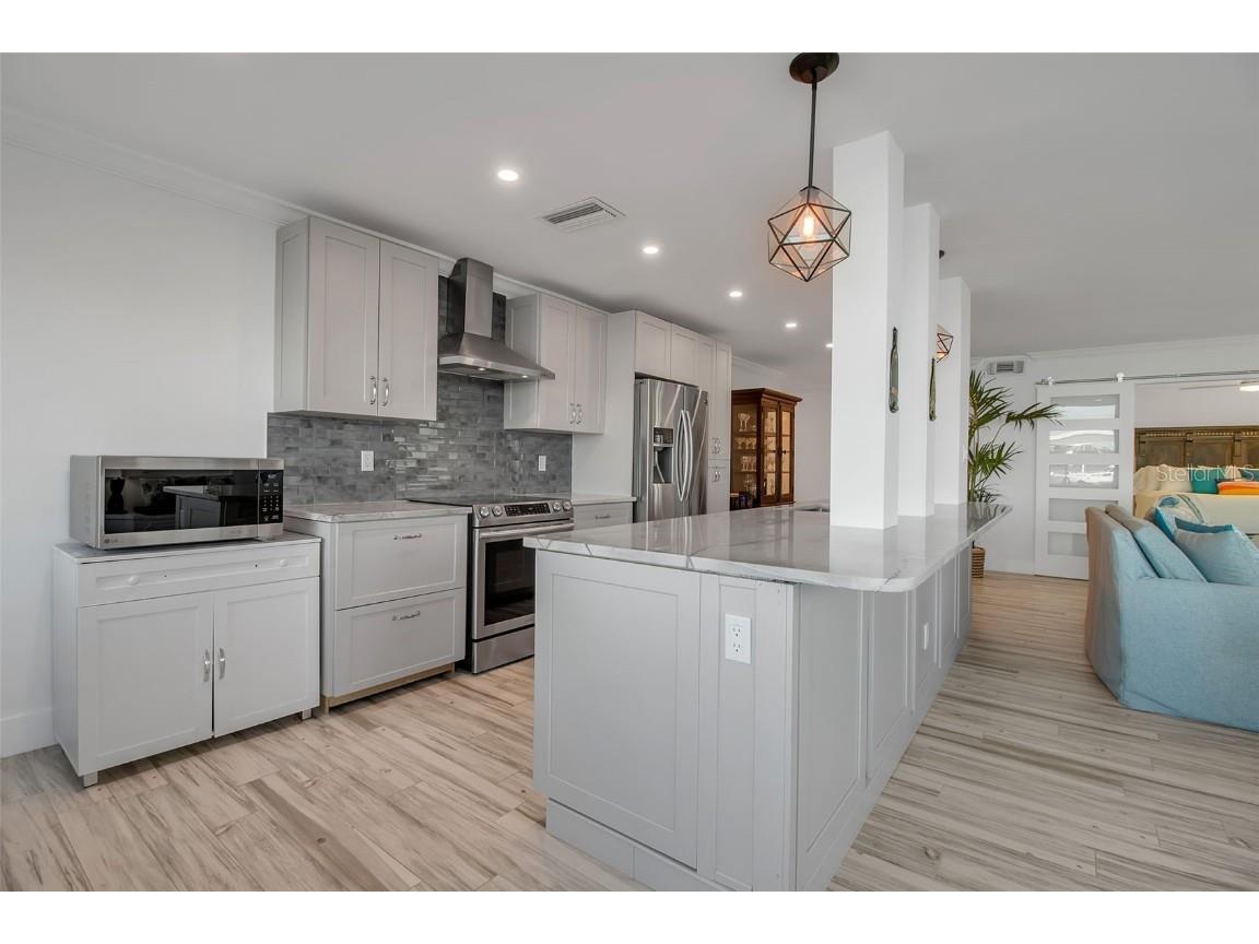 226 Golden Gate Point #21 Sarasota FL 34236 - SARASOTA BAY A4669998 image18