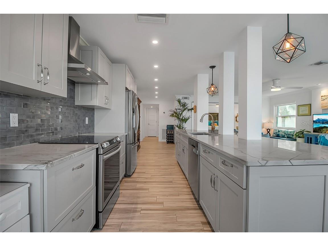 226 Golden Gate Point #21 Sarasota FL 34236 - SARASOTA BAY A4669998 image19