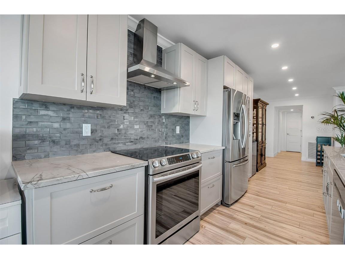 226 Golden Gate Point #21 Sarasota FL 34236 - SARASOTA BAY A4669998 image21