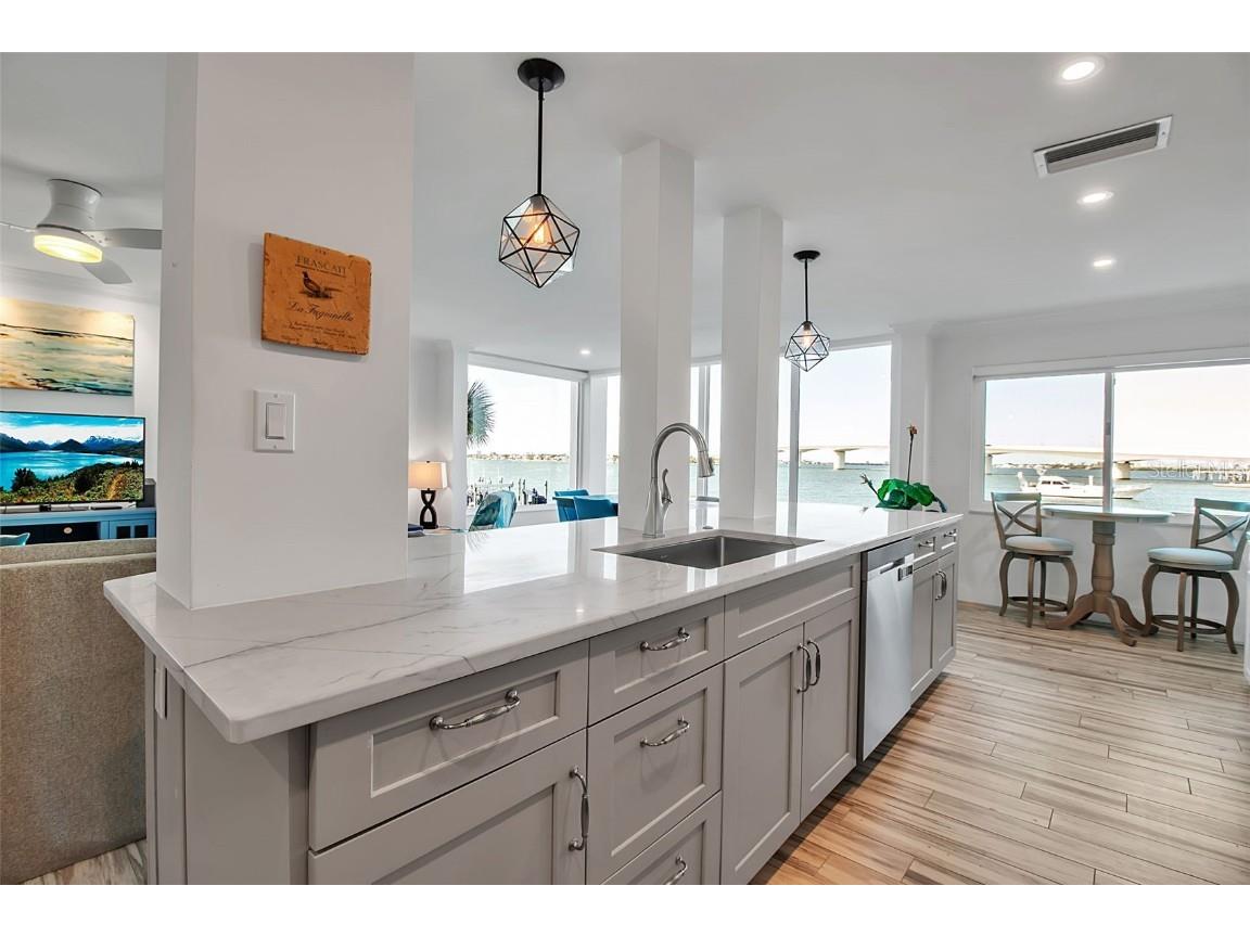 226 Golden Gate Point #21 Sarasota FL 34236 - SARASOTA BAY A4669998 image22