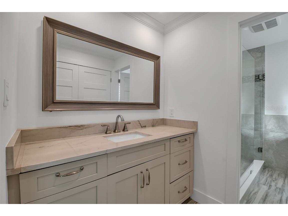 226 Golden Gate Point #21 Sarasota FL 34236 - SARASOTA BAY A4669998 image43