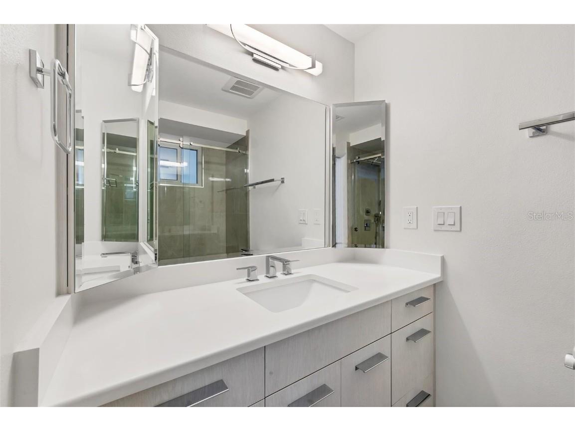 226 Golden Gate Point #32 Sarasota FL 34236 - SARASOTA BAY A4673403 image31