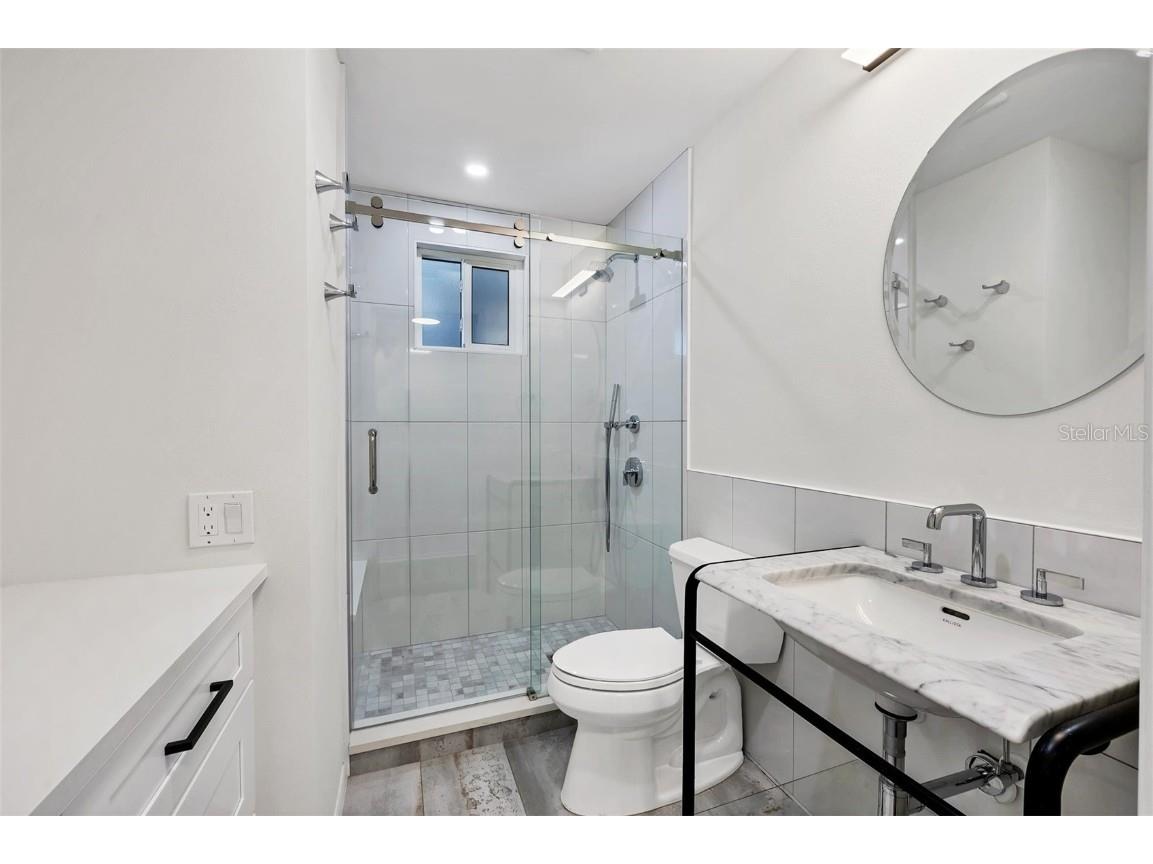 226 Golden Gate Point #32 Sarasota FL 34236 - SARASOTA BAY A4673403 image37