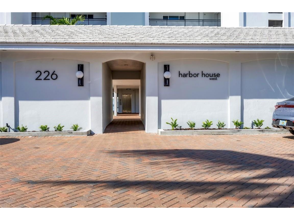 226 Golden Gate Point #32 Sarasota FL 34236 - SARASOTA BAY A4673403 image7