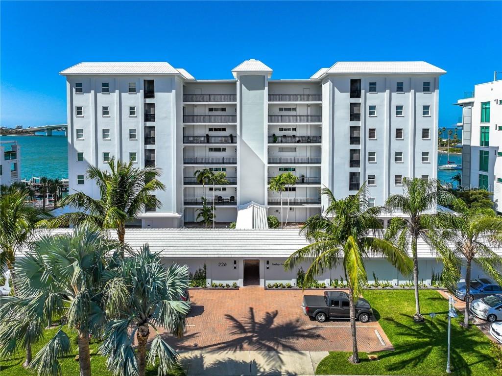 226 Golden Gate Point #63 Sarasota FL 34236 - SARASOTA BAY A4561197 image1