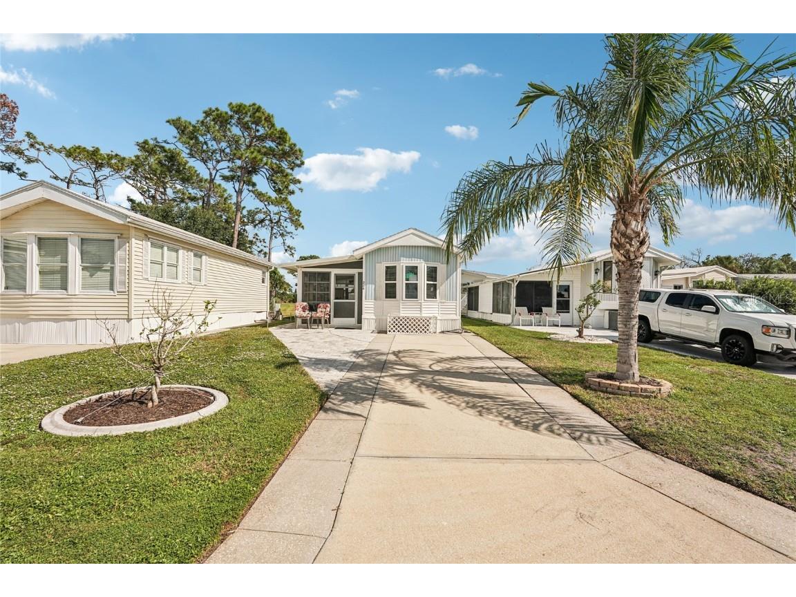 226 Lancer Drive Nokomis FL 34275 S5137165 image1