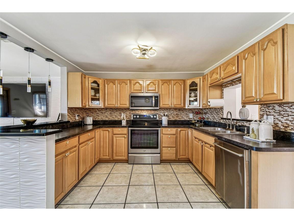 226 Maple Avenue Palm Harbor FL 34684 TB8444705 image16