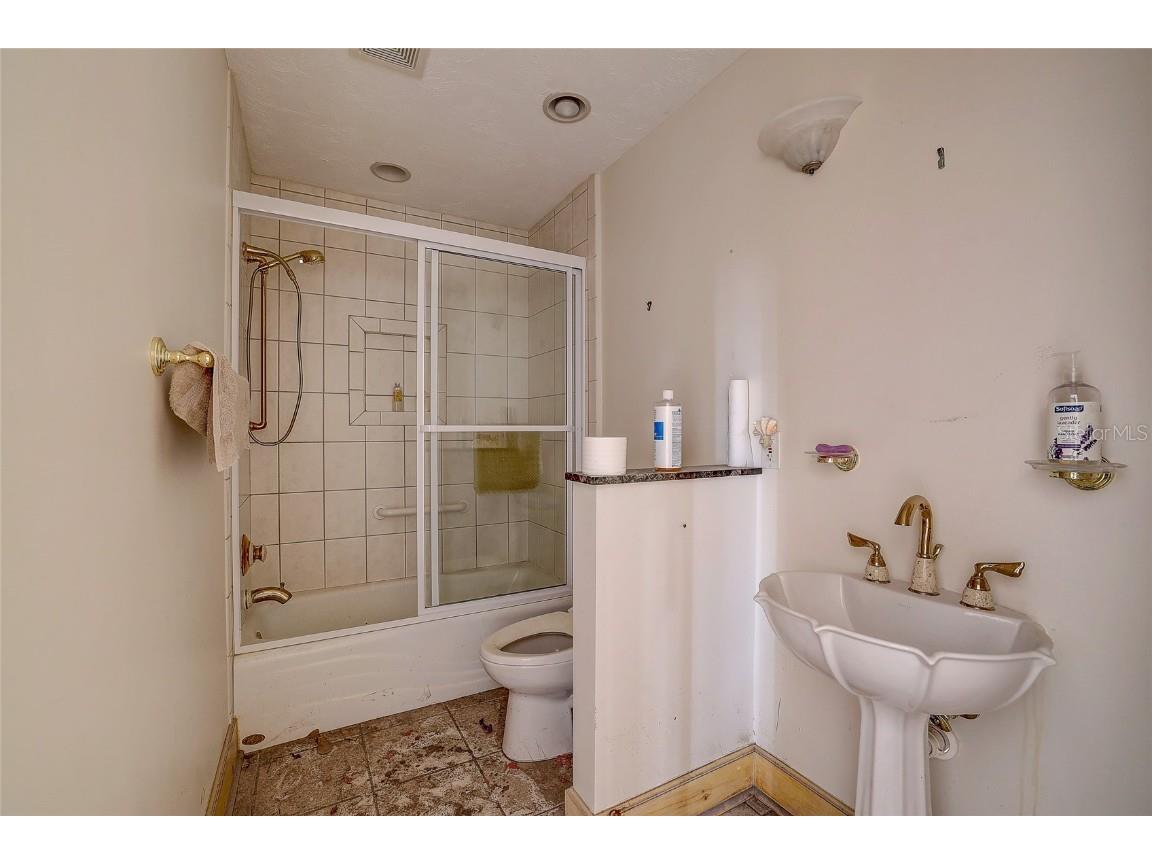 226 Ogden Street Sarasota FL 34242 A4668141 image24