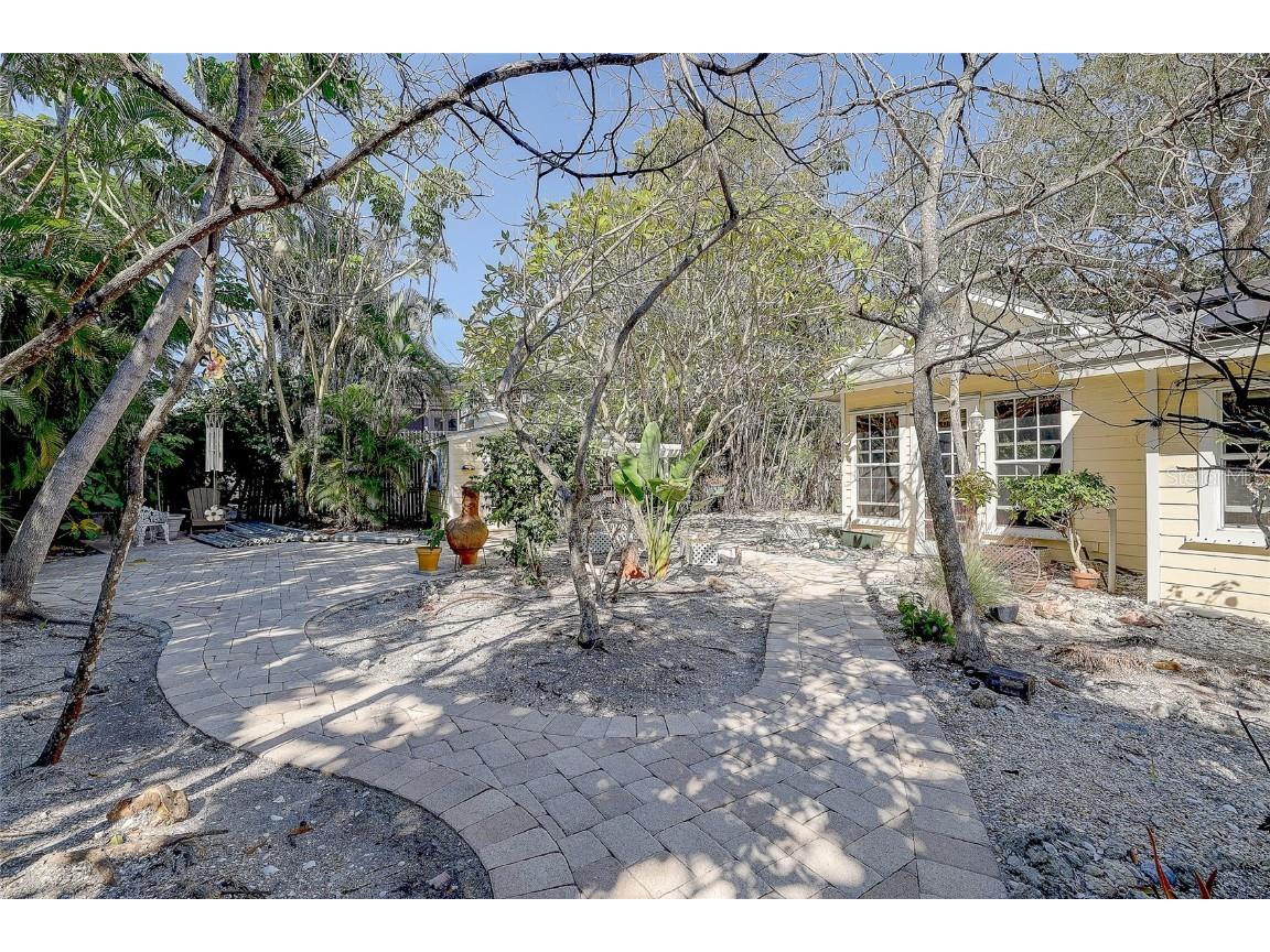 226 Ogden Street Sarasota FL 34242 A4668141 image42