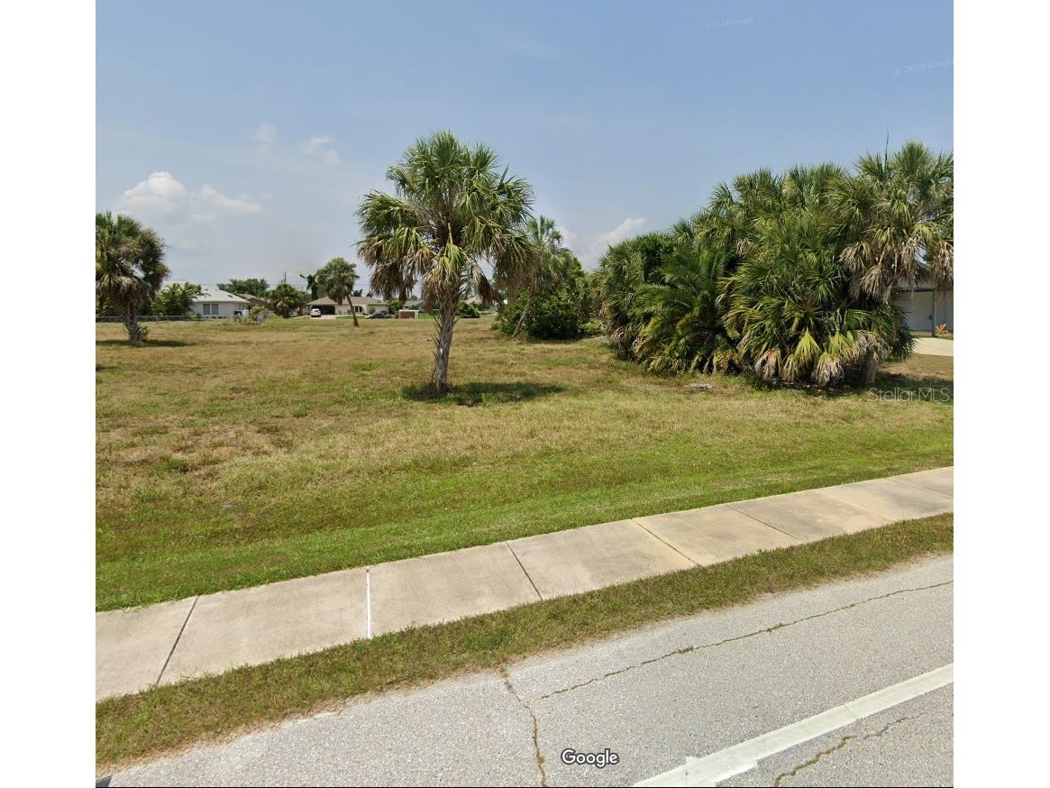 226 Rotonda Boulevard W Rotonda West FL 33947 A4657106 image1