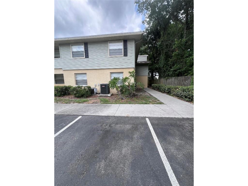 226 Thorn Tree Place #226 Brandon FL 33510 TB8394352 image1