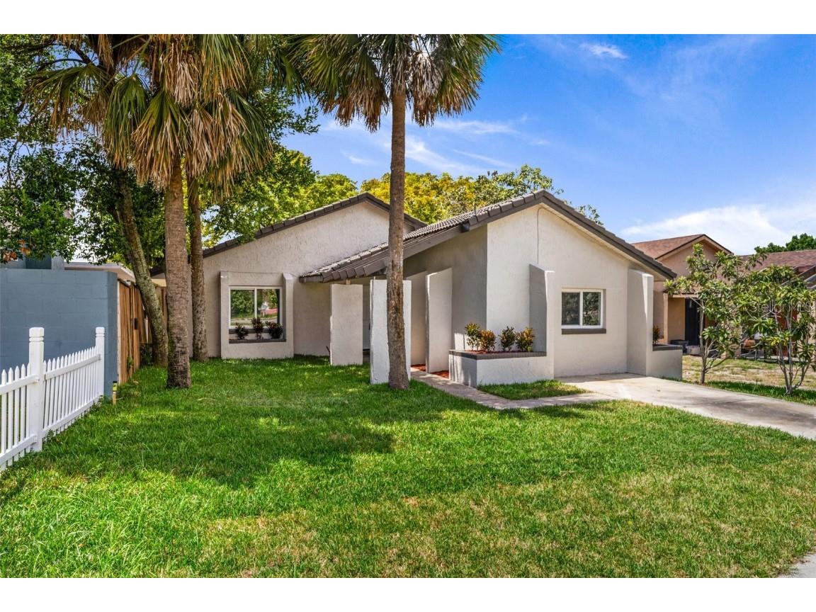 2260 Greenview Circle Orlando FL 32808 O6134745 image1