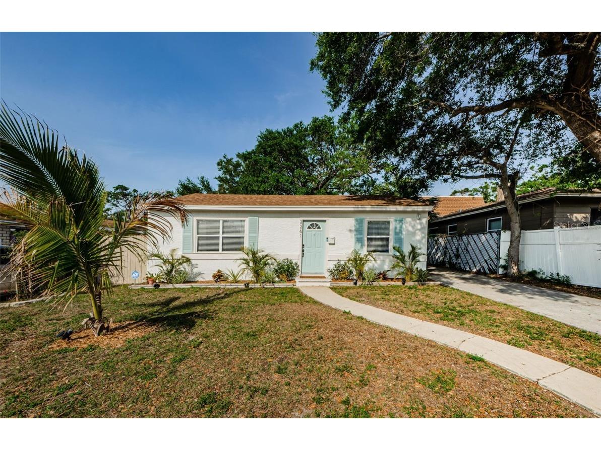 2261 Queen Street S Saint Petersburg FL 33712 TB8365623 image1
