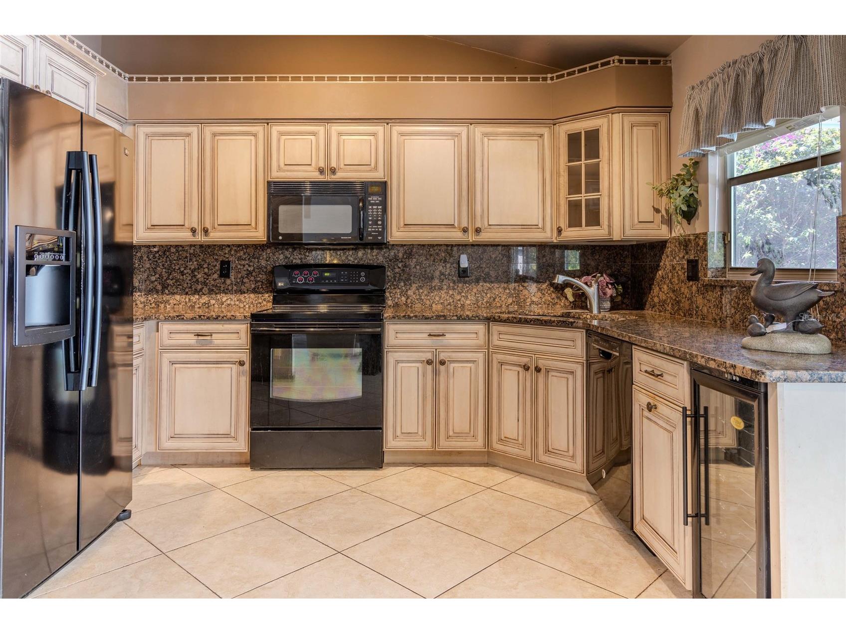 22614 Fountain Lakes Boulevard Estero FL 33928 A4686967 image7