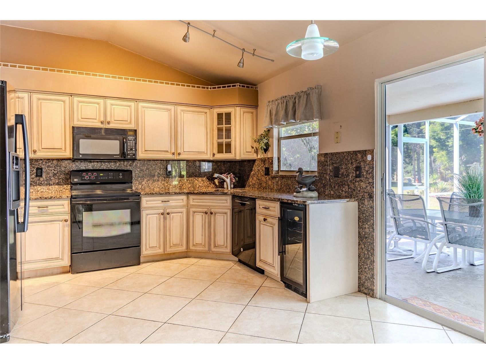22614 Fountain Lakes Boulevard Estero FL 33928 A4686967 image9