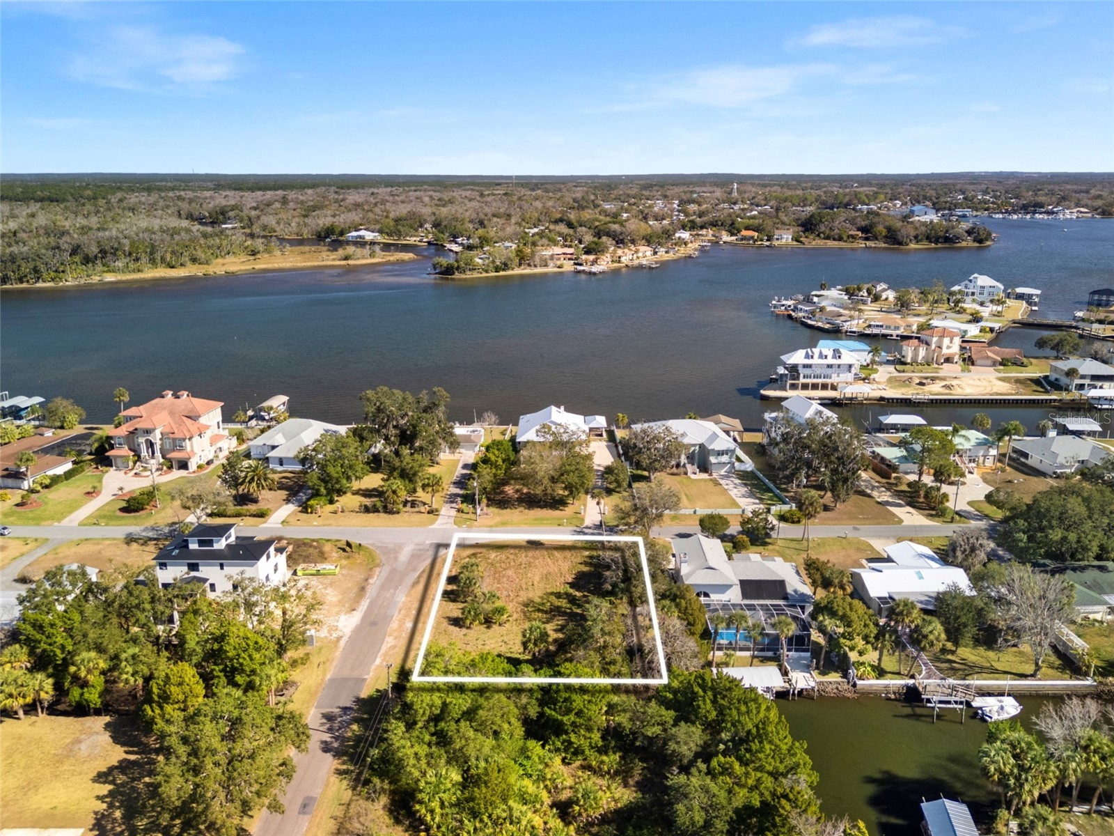 2262 N Watersedge Drive Crystal River FL 34429 W7882317 image1