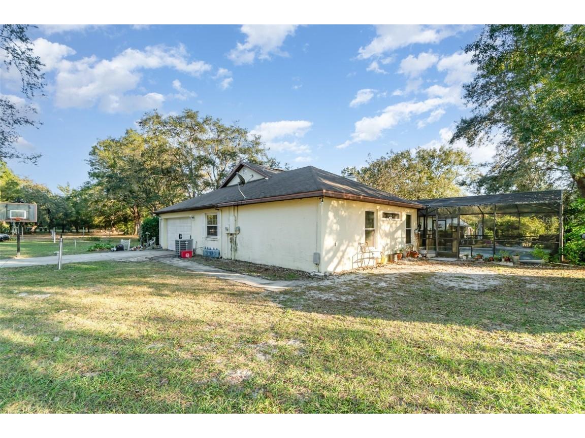 22631 Robbins Road Astatula FL 34705 O6357041 image24