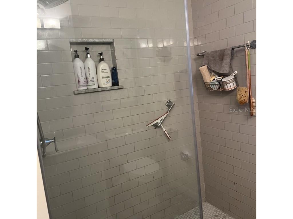 2264 Floyd Street Sarasota FL 34239 GC534523 image16