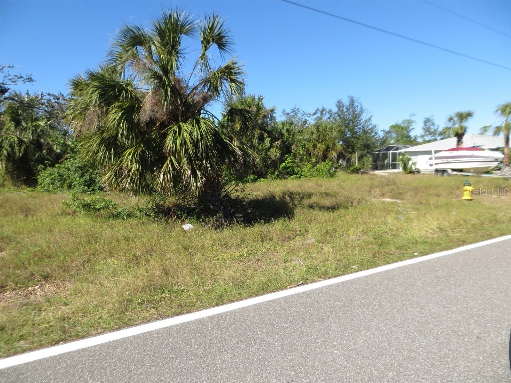 2265 Cedarwood Street Port Charlotte FL 33948 - COMO WATERWAY C7469400 image1