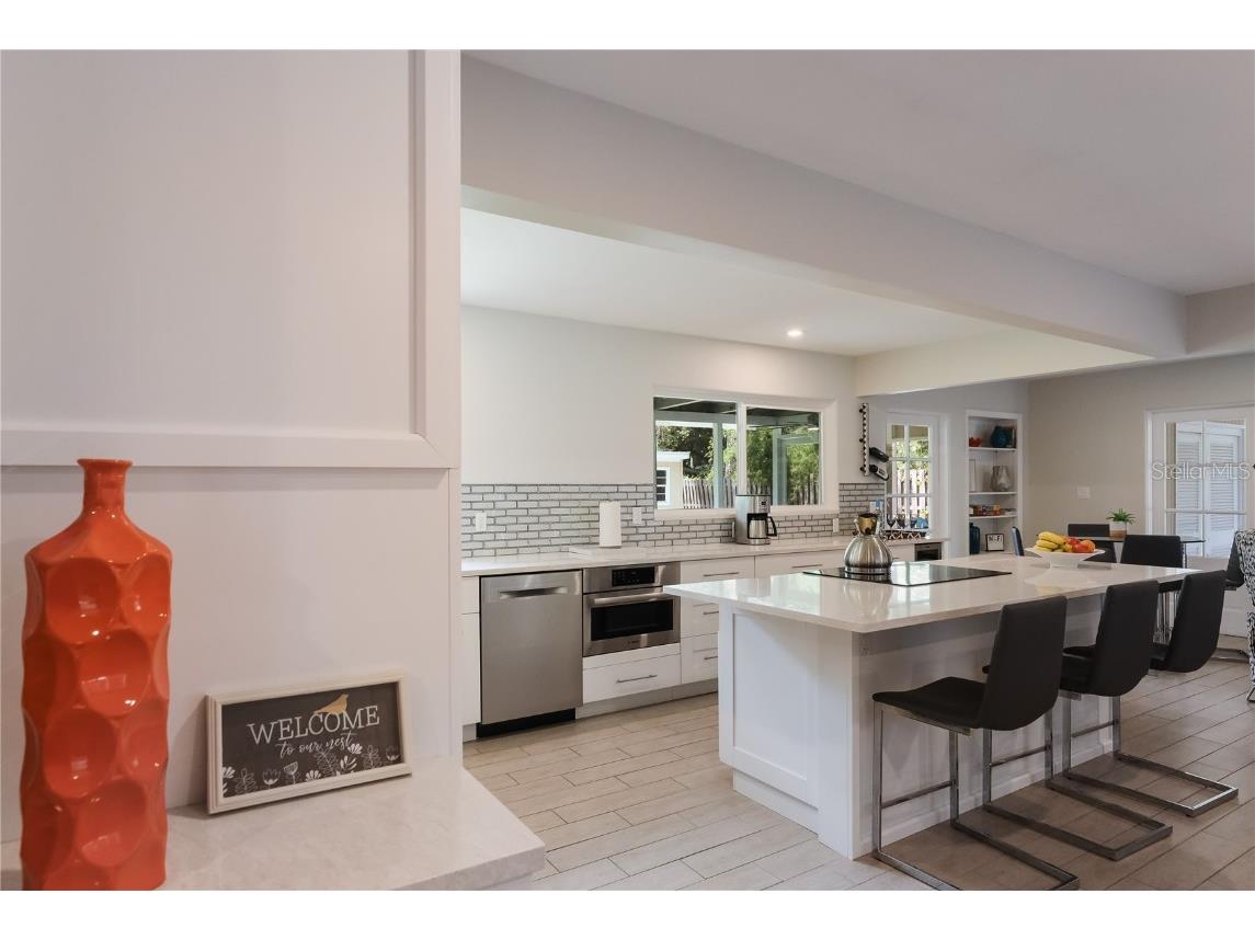 2266 Clematis Street Sarasota FL 34239 A4654051 image8